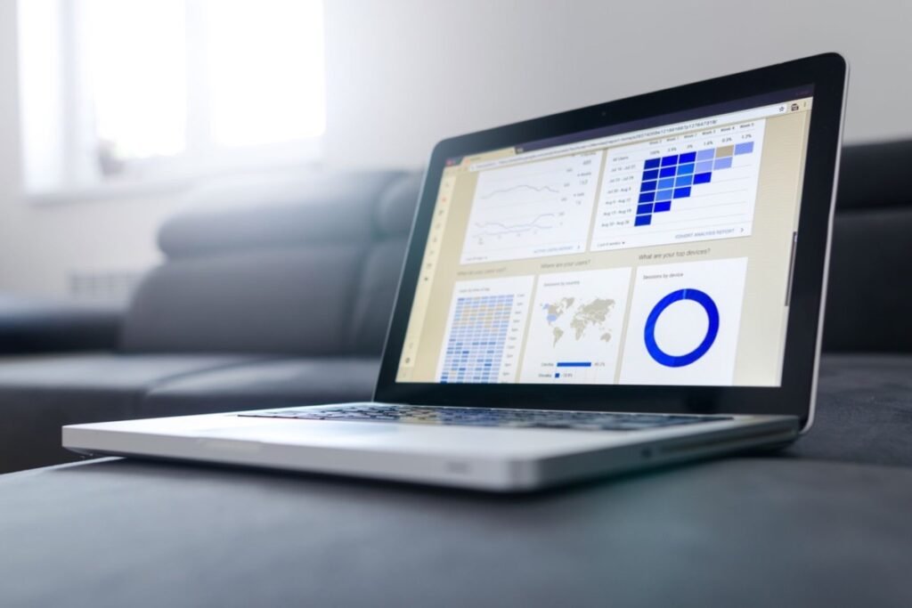 Painel de métricas em um notebook