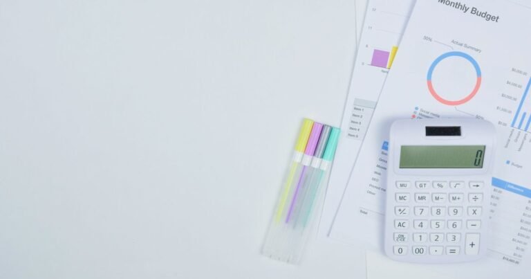 Calculadora e planilha de orçamento mensal